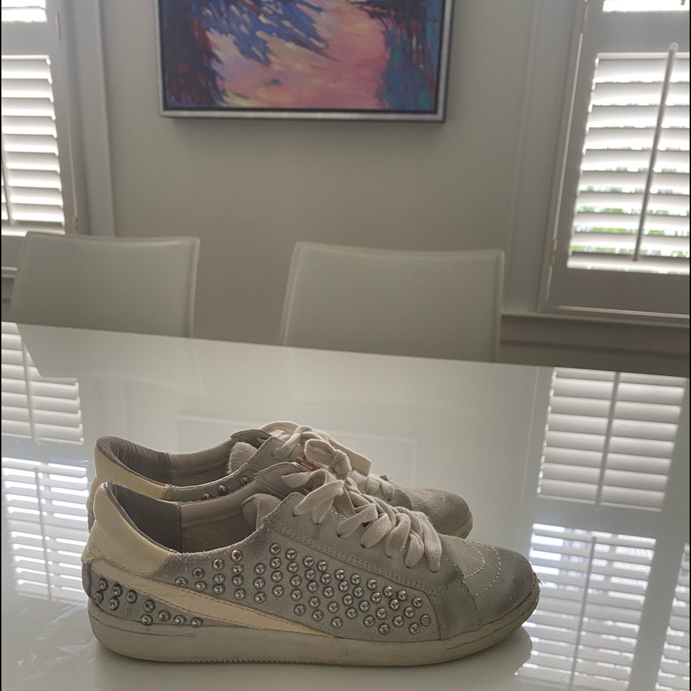 Dolce Vita sneakers!